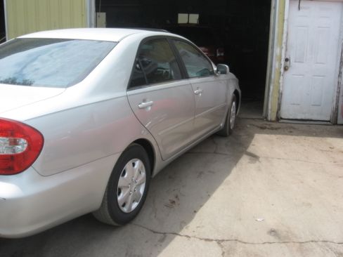 Used 2004 Toyota Camry UNAVAIL FWD image 4