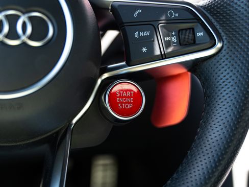 Used 2018 Audi R8 V10 Coupe RWD image 21