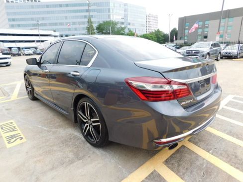 Used 2017 Honda Accord Sport Special Edition Sedan image 5