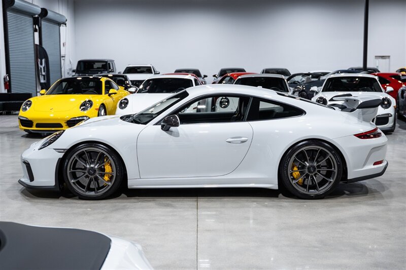 Used 2018 Porsche 911 GT3 RWD image 3