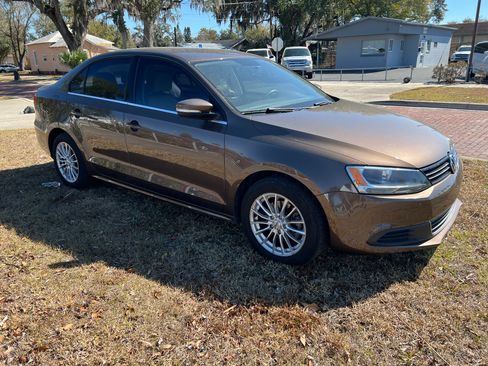 Used 2013 Volkswagen Jetta SE Sedan FWD image 6