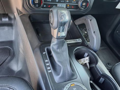 New 2025 Ford Bronco Badlands image 13