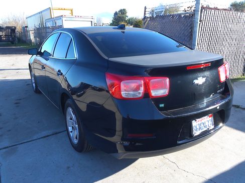 Used 2016 Chevrolet Malibu LT image 3
