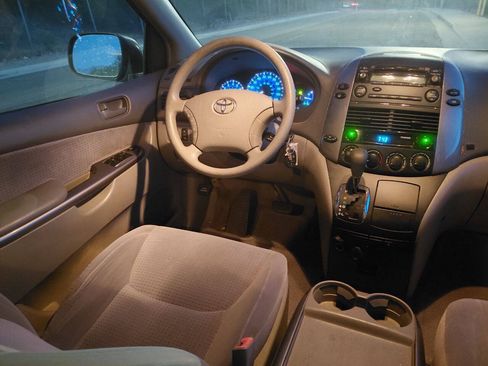 Used 2006 Toyota Sienna LE image 11