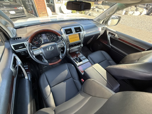 Used 2011 Lexus GX 460 GX 460 Luxury Sport Utility 4D AWD/4WD image 17