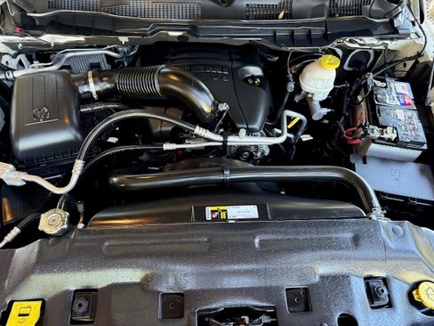 Used 2017 RAM 1500 Laramie image 22