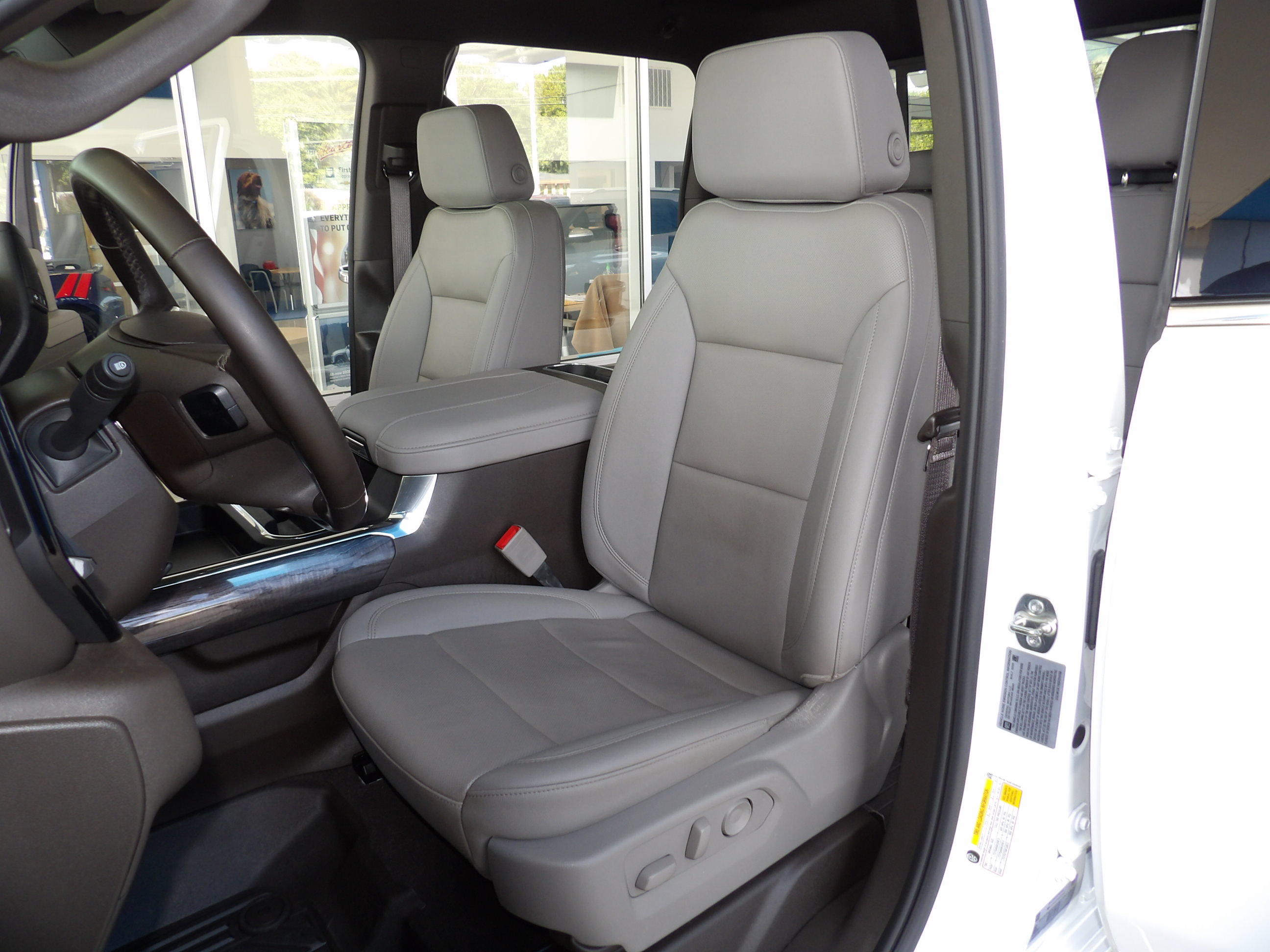 Used 2025 Chevrolet Silverado 3500 4x4 Crew Cab LTZ image 26
