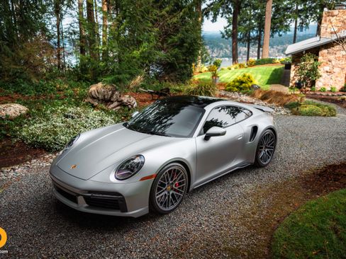 Used 2021 Porsche 911 Turbo image 10