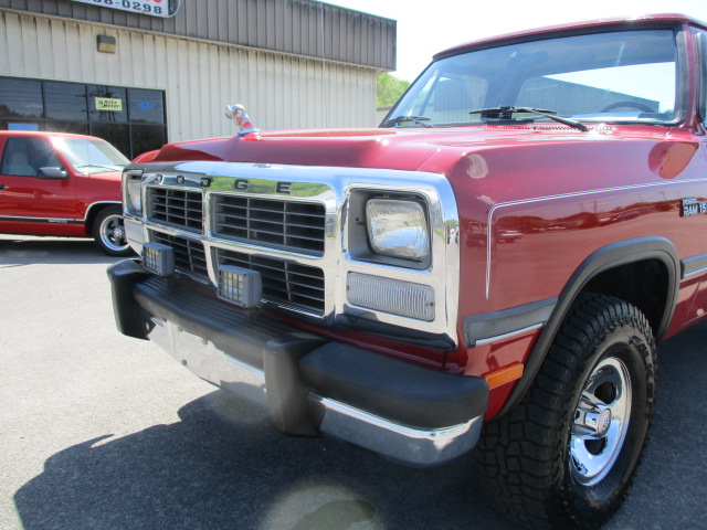 Used 1991 Dodge D/W Truck 150 AWD/4WD image 10