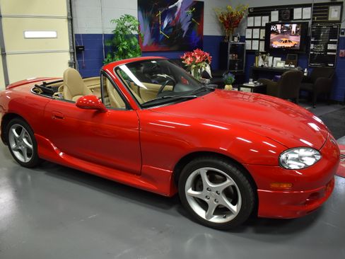 Used 2002 MAZDA MX-5 Miata UNAVAIL RWD image 3