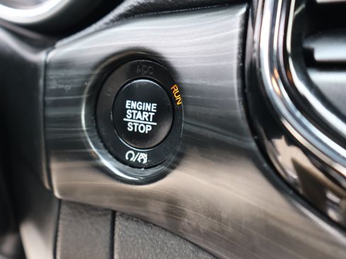 Used 2019 Jeep Grand Cherokee Altitude image 25