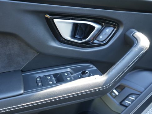 Used 2022 Lamborghini Urus UNAVAIL AWD/4WD image 15