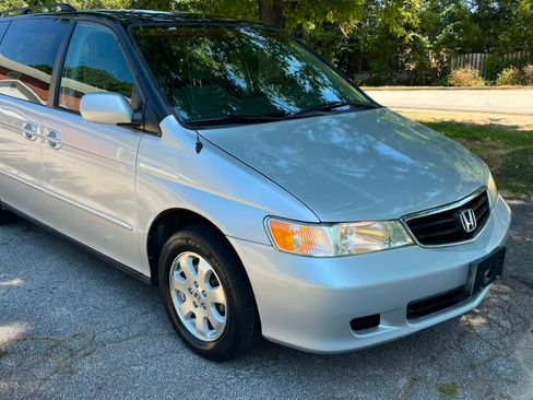 Used 2002 Honda Odyssey EX image 3