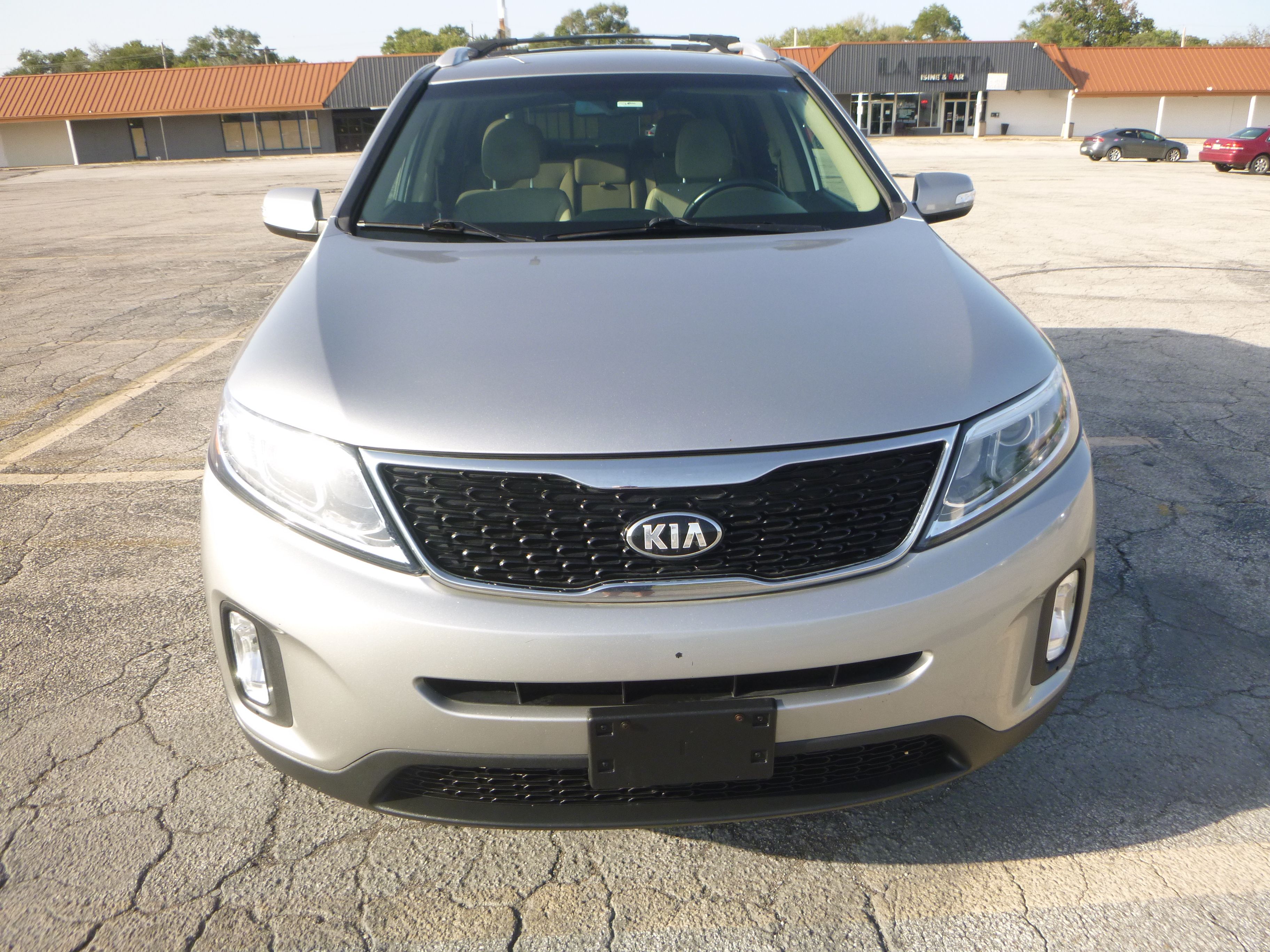 Used 2014 Kia Sorento FWD LX image 3