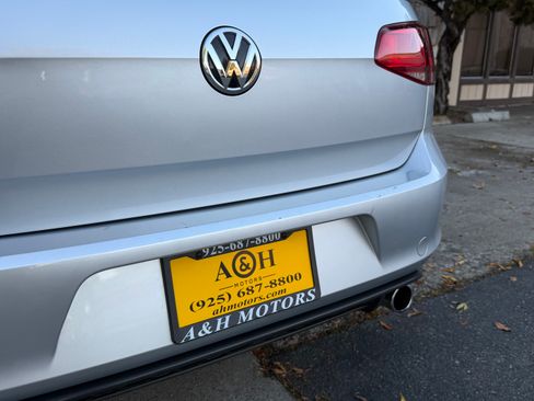 Used 2016 Volkswagen GTI image 21