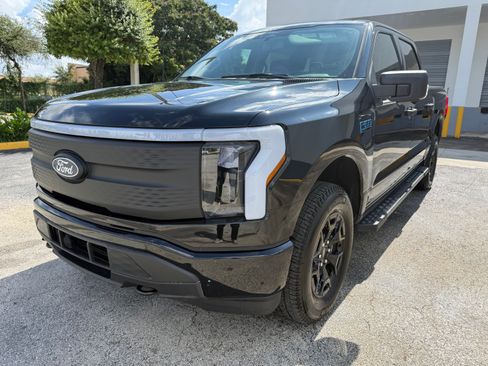 Used 2025 Ford F150 Lightning 4x4 SuperCrew XLT image 1