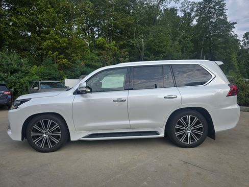 Used 2019 Lexus LX 570 4WD image 4