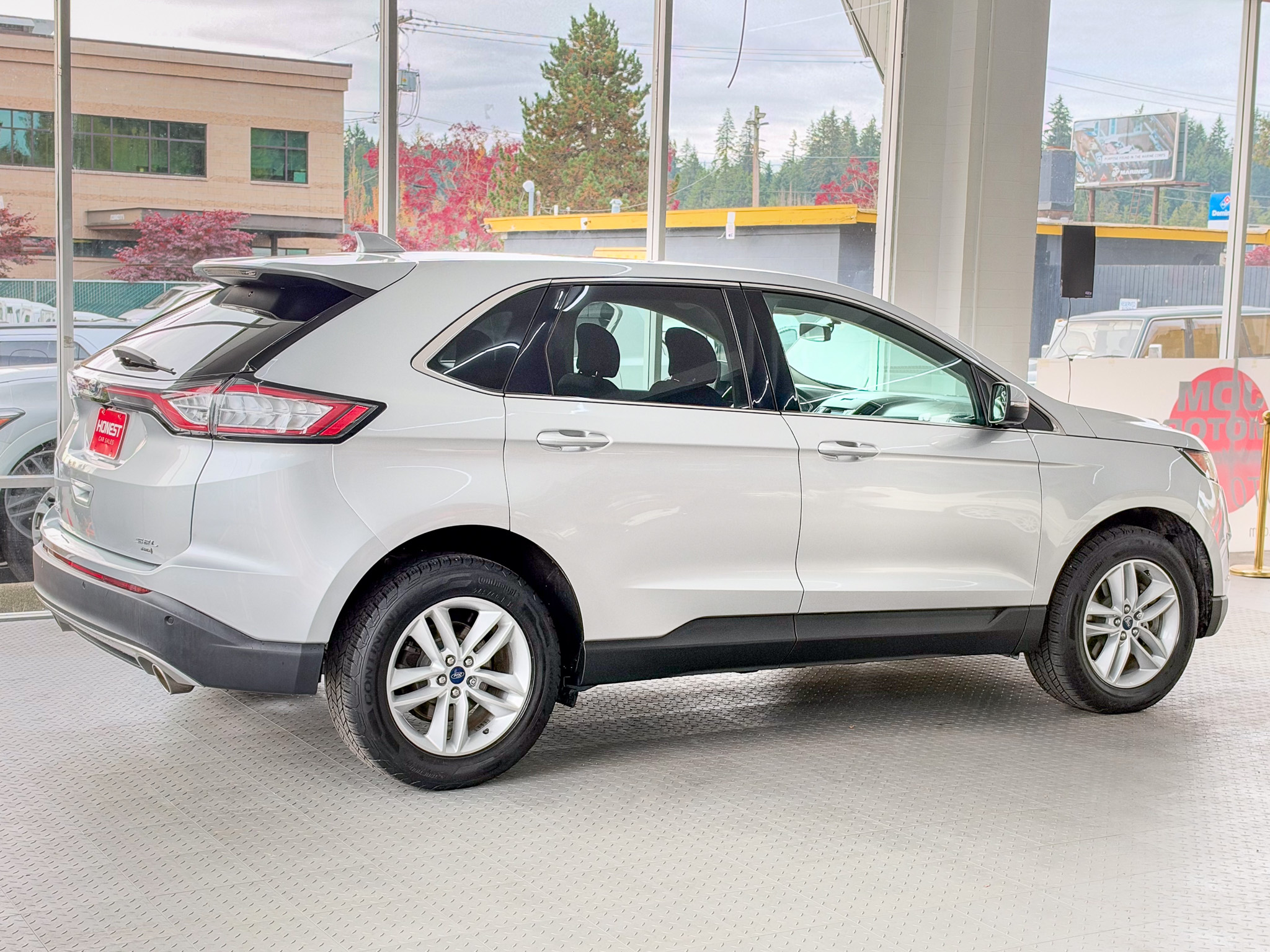 Used 2018 Ford Edge AWD SEL image 4