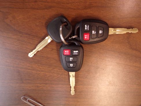 Used 2017 Toyota Corolla LE image 11