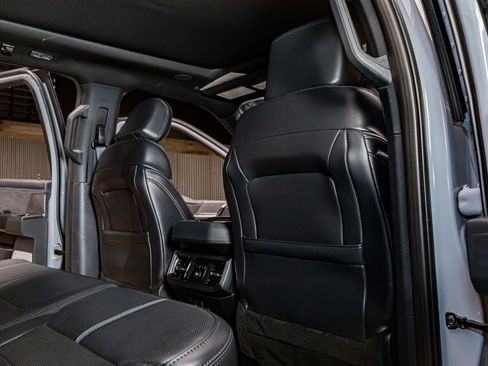 Used 2025 Ford F350 Platinum image 26