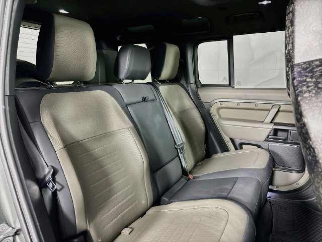 Used 2025 Land Rover Defender 110 OCTA AWD/4WD image 28