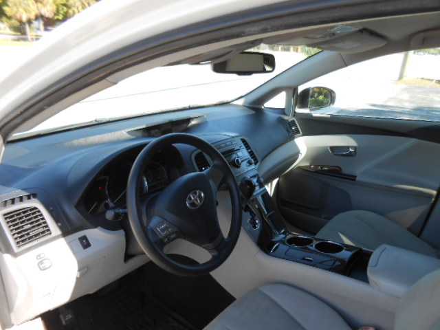 Used 2009 Toyota Venza LE FWD image 11