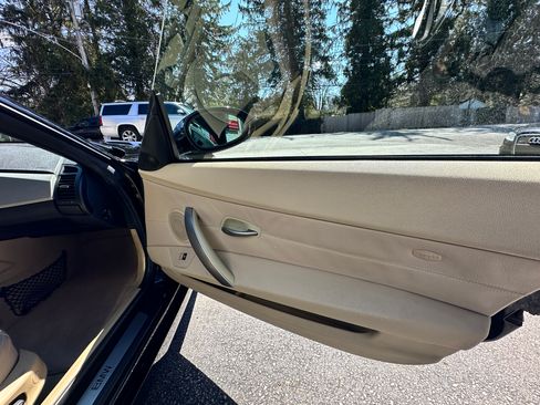 Used 2005 BMW Z4 2.5i image 19