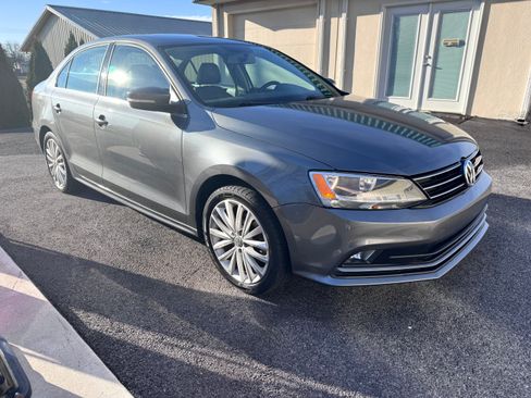 Used 2015 Volkswagen Jetta SE image 4
