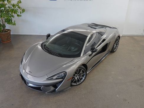 Used 2020 McLaren 570S image 23