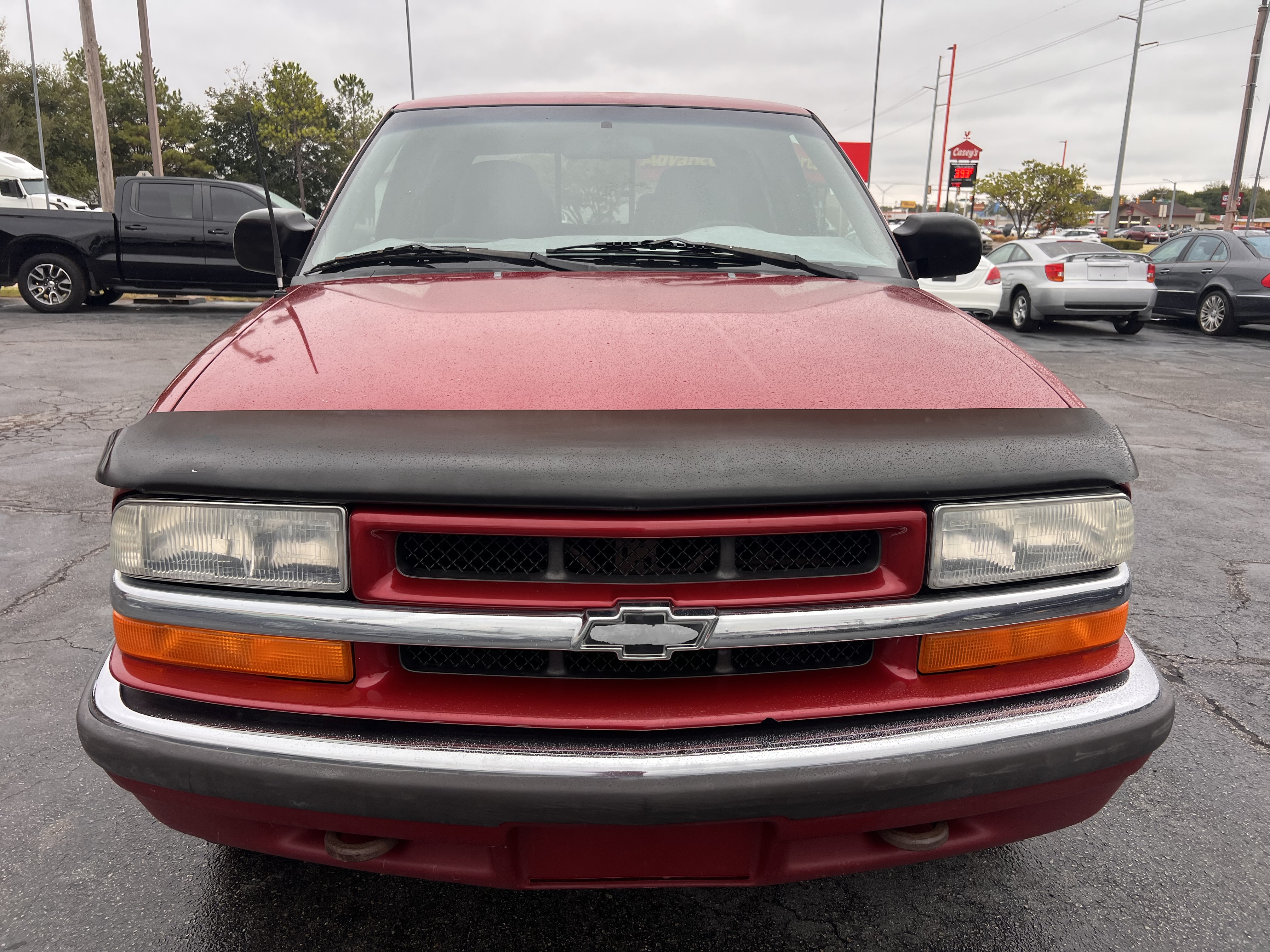 Used 2001 Chevrolet S10 Pickup 4x4 Crew Cab LS image 2