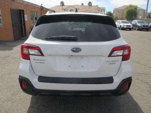 Used 2018 Subaru Outback 3.6R Touring image 14