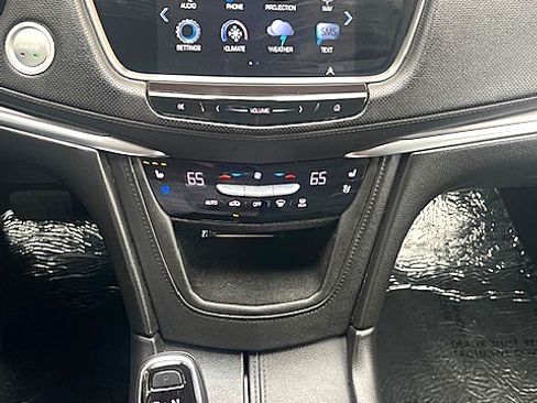 Used 2017 Cadillac XT5 Premium Luxury image 25