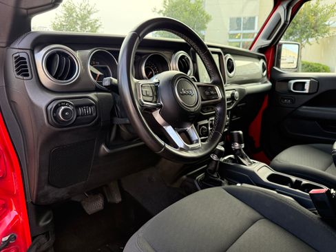 Used 2019 Jeep Wrangler 4WD Unlimited Sahara image 67
