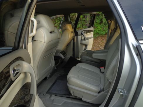 Used 2014 Buick Enclave FWD Premium image 13