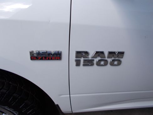 Used 2015 RAM 1500 4x4 Regular Cab ST image 20