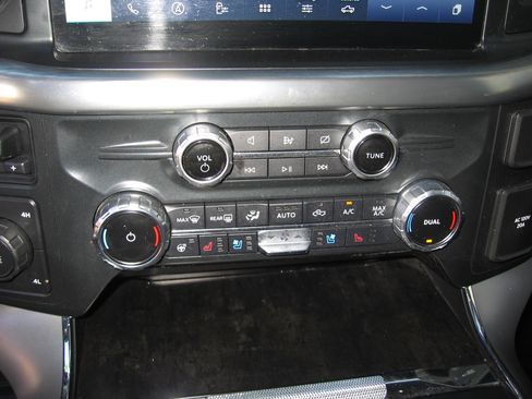 Used 2022 Ford F150 4x4 SuperCrew Lariat image 11
