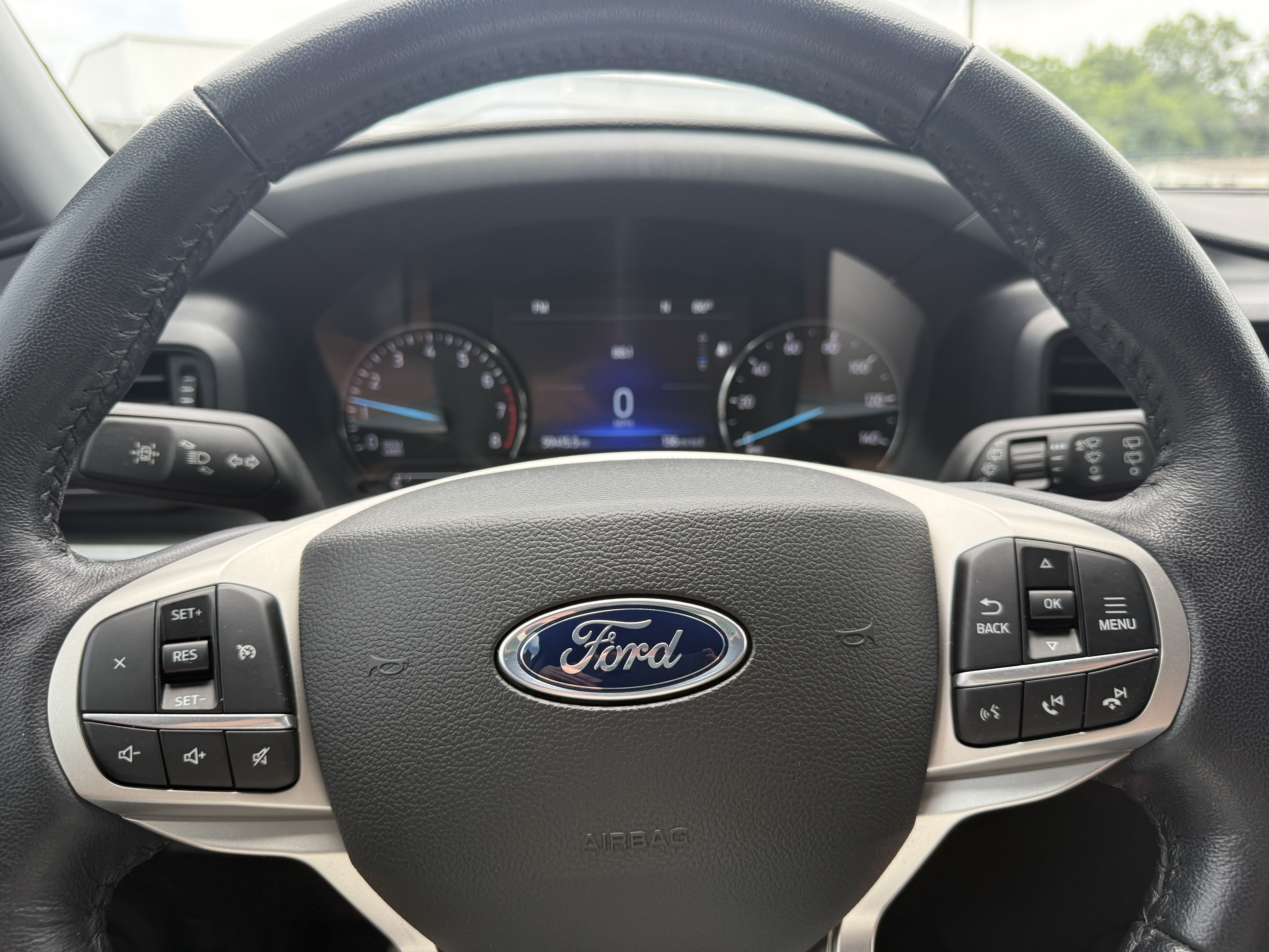 Used 2022 Ford Explorer 2WD XLT image 10