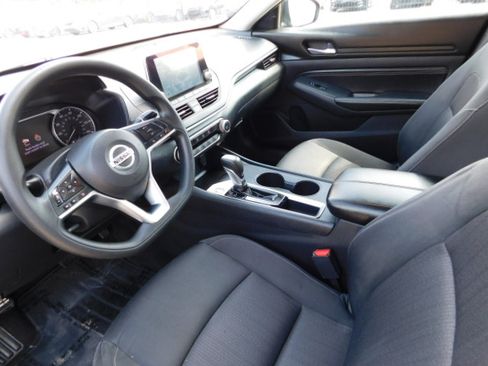 Used 2020 Nissan Altima 2.5 S FWD image 9