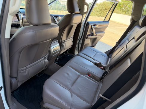 Used 2013 Lexus GX 460 image 26