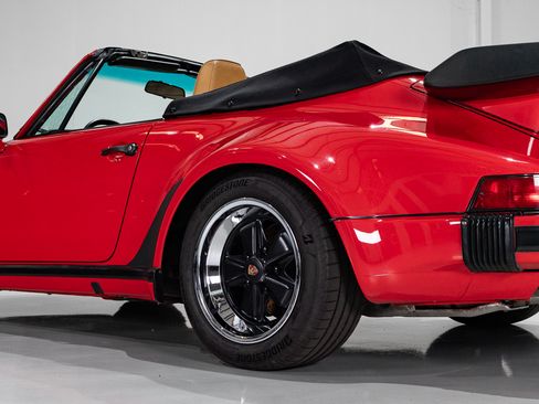 Used 1987 Porsche 911 Carrera Cabriolet RWD image 32