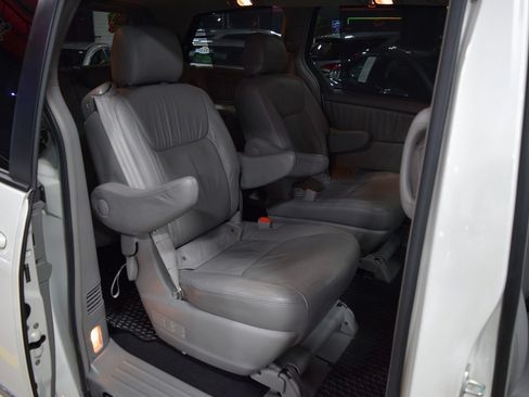 Used 2006 Toyota Sienna XLE Limited image 24
