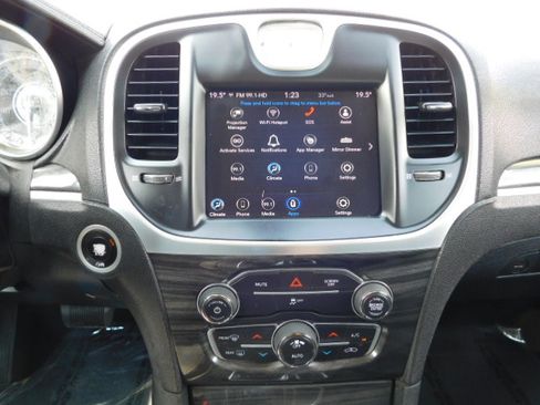 Used 2021 Chrysler 300 Touring image 16