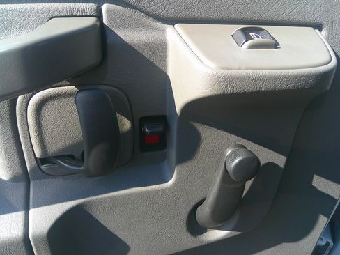 Used 2021 GMC Savana 3500 LS RWD image 14
