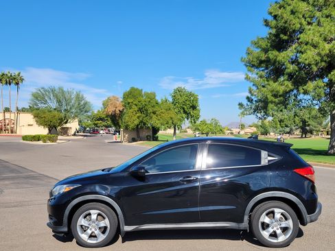 Used 2016 Honda HR-V EX image 1