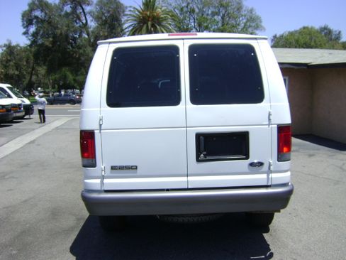 Used 2006 Ford E-250 and Econoline 250 UNAVAIL RWD image 5