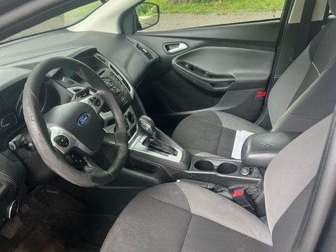 Used 2014 Ford Focus SE Sedan FWD image 5