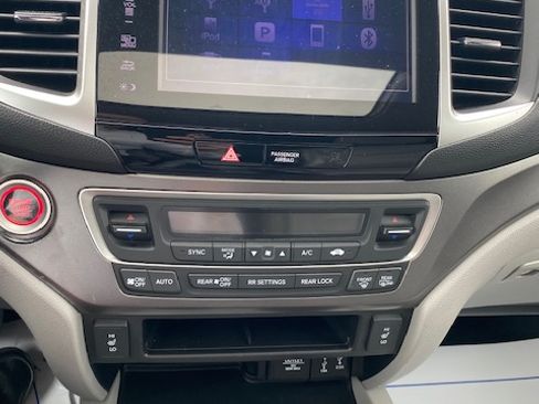 Used 2018 Honda Pilot EX-L image 11