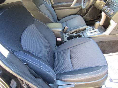 Used 2014 Subaru Forester 2.5i AWD/4WD image 18