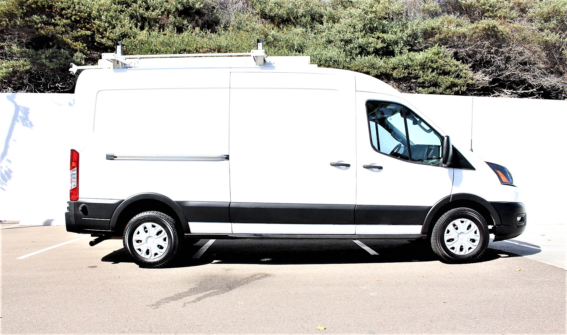 Used 2020 Ford Transit 250 Medium Roof RWD image 2