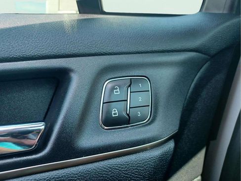Used 2019 Lincoln MKC AWD Reserve image 17